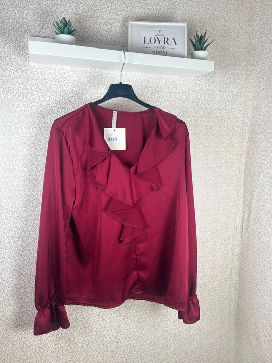 Blusa satén color verde con volantes