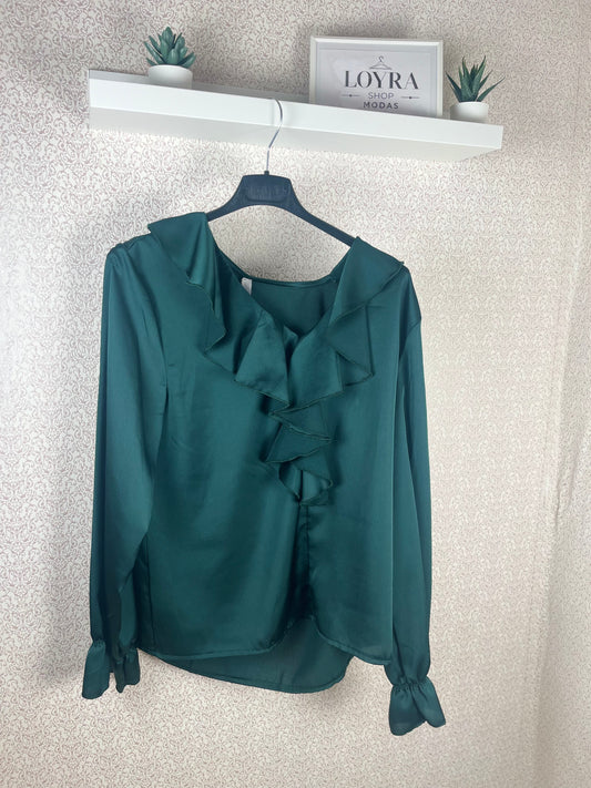 Blusa satén color verde  con volantes
