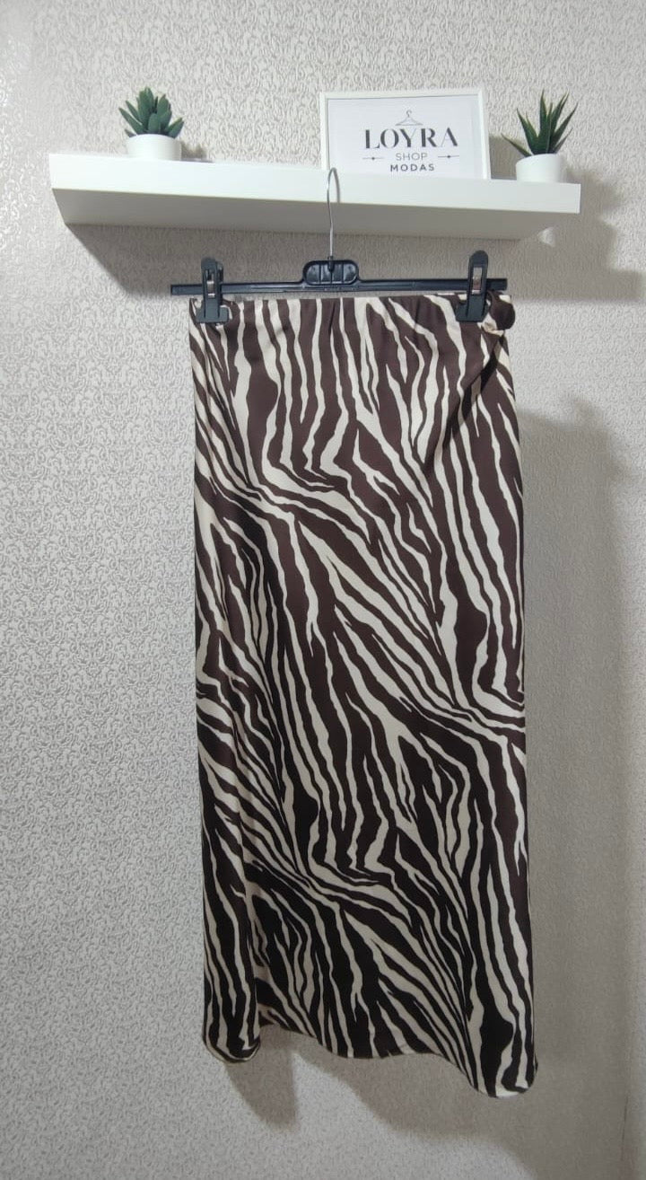 Falda midi con estampado animal print