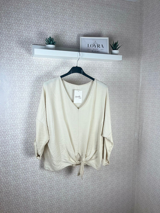 Blusa beige con nudo frontal 💫