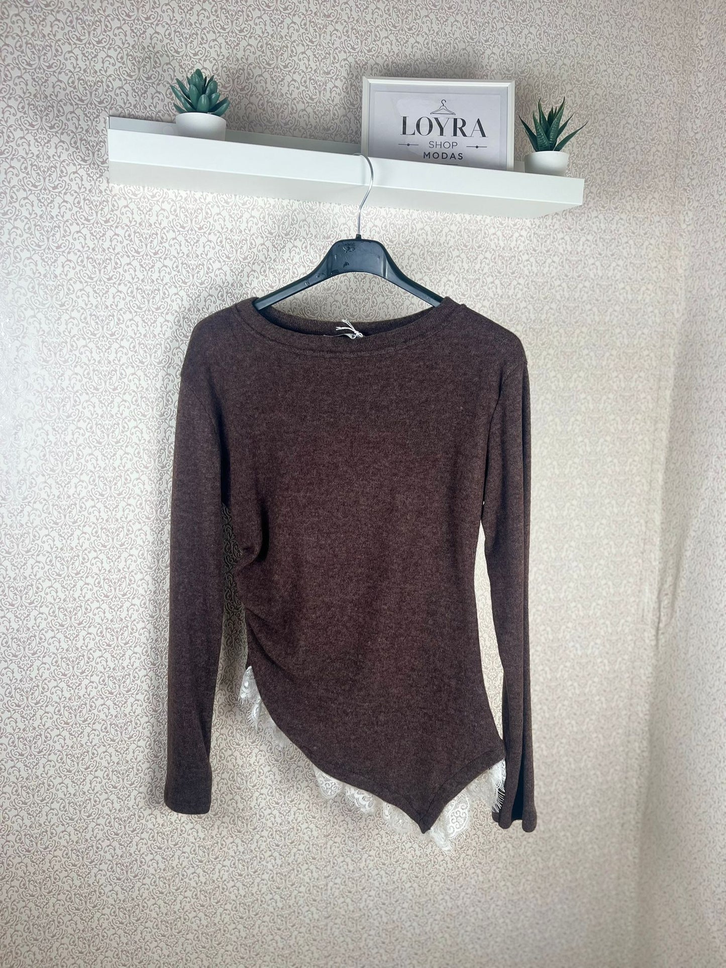 Camiseta Mujer Marrón Chocolate Bajo Asimétrico - Elegante