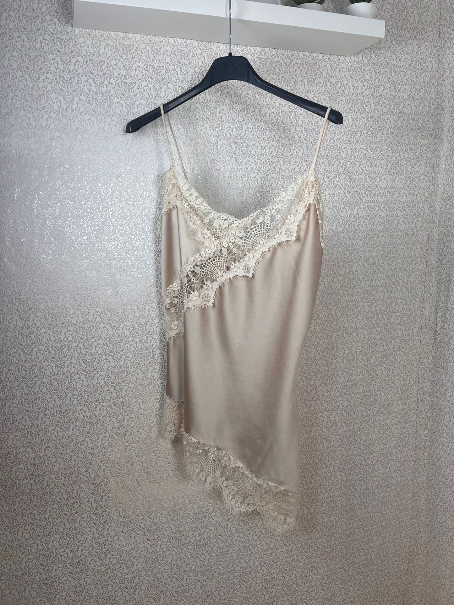 Lenceras Satinadas con Encaje – LOYRA Shop