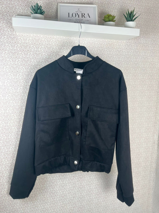 Chaqueta de Ante Negra con Bolsillos - Estilo Oversized Premium