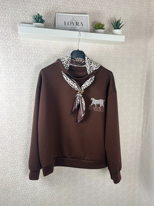Sudadera Marrón Chocolate con Pañuelo Animal Print - Estilo Premium